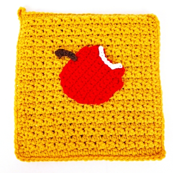 NWOT 4 Crocheted Eaten Apple Kitchen Potholders - Picture 3 of 5